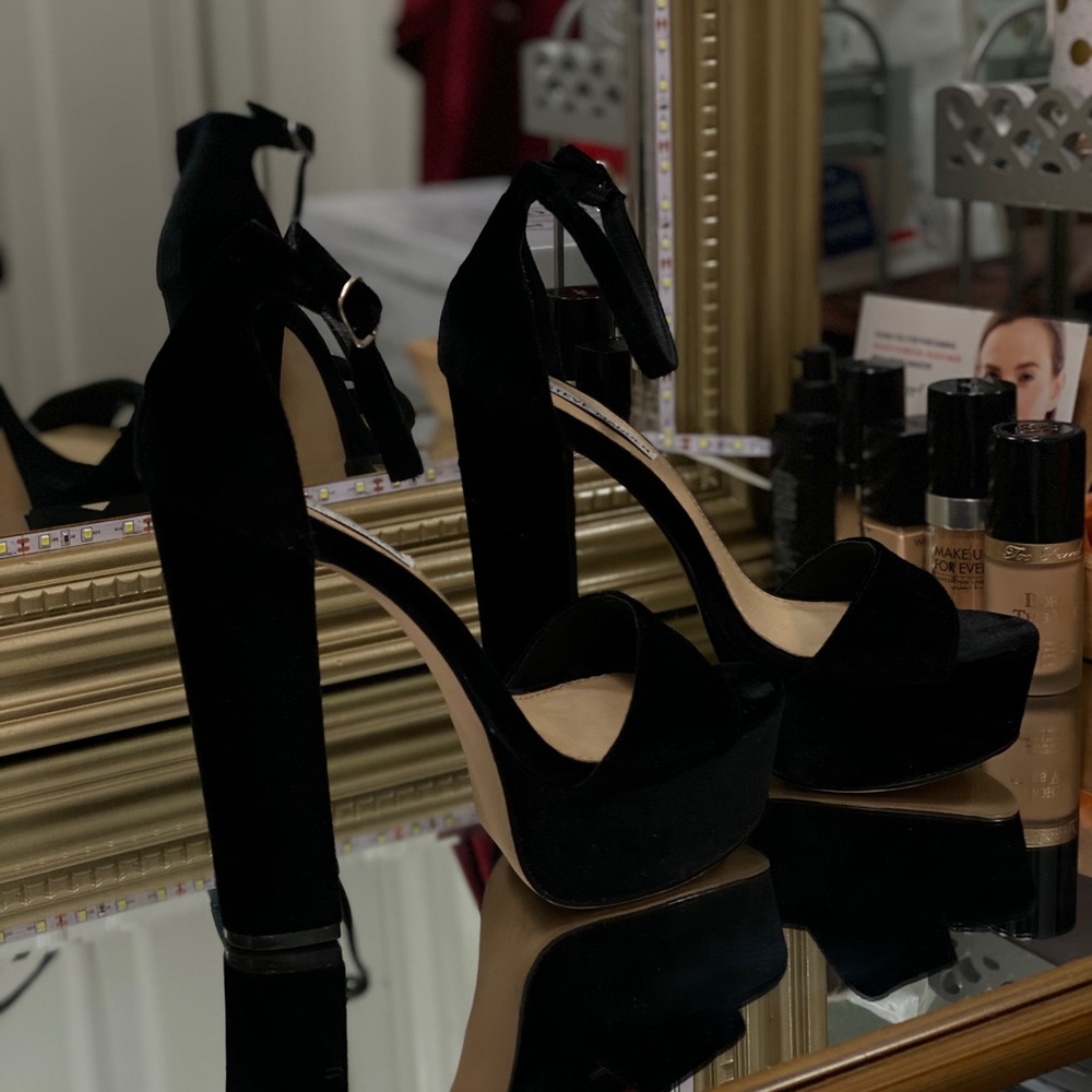 Platform sandals